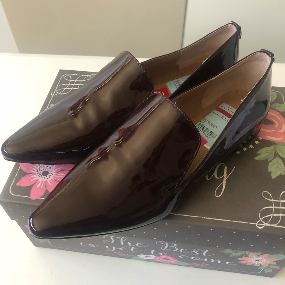 Calvin Klein Patent flats, classy look!